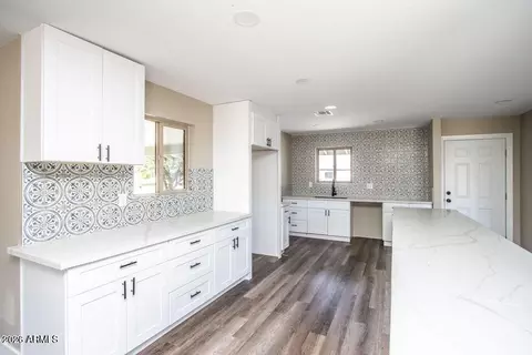 3401 W Diana Ave, Phoenix, AZ 85051