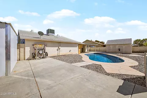 Exterior - 7720 W Earll Dr, Phoenix, AZ 85033 photo 4 of 5