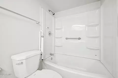 Bath - 7720 W Earll Dr, Phoenix, AZ 85033 photo 1 of 2