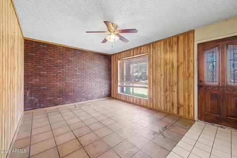 Living - 7720 W Earll Dr, Phoenix, AZ 85033 photo 1 of 2