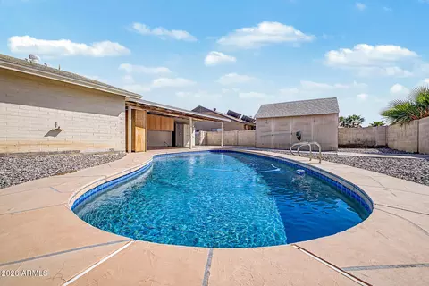 Exterior - 7720 W Earll Dr, Phoenix, AZ 85033 photo 3 of 5