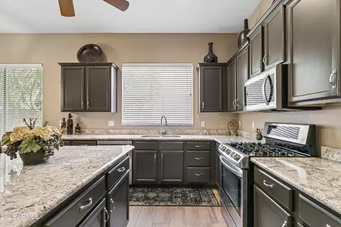 Kitchen - 4342 W Hackamore Dr, Phoenix, AZ 85083 photo 4 of 6