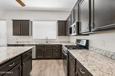 Kitchen - 4342 W Hackamore Dr, Phoenix, AZ 85083 photo 4 of 6