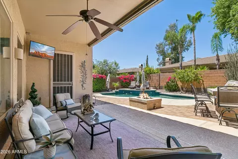 Exterior - 4342 W Hackamore Dr, Phoenix, AZ 85083 photo 4 of 12