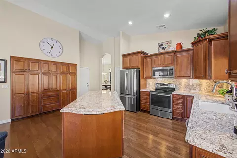 Kitchen - 414 S Surfside Dr, Gilbert, AZ 85233 photo 4 of 5