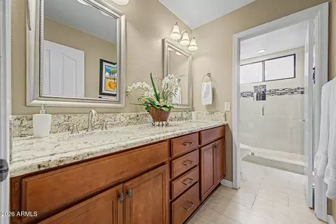 Bath - 414 S Surfside Dr, Gilbert, AZ 85233 photo 3 of 4