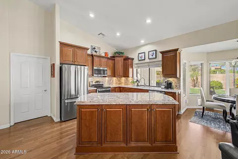 Kitchen - 414 S Surfside Dr, Gilbert, AZ 85233 photo 5 of 5