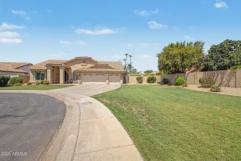 Exterior - 414 S Surfside Dr, Gilbert, AZ 85233 photo 2 of 6