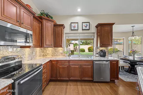 Kitchen - 414 S Surfside Dr, Gilbert, AZ 85233 photo 2 of 5