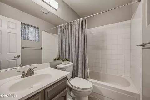 Bath - 10035 S 44th St, Phoenix, AZ 85044 photo 2 of 2