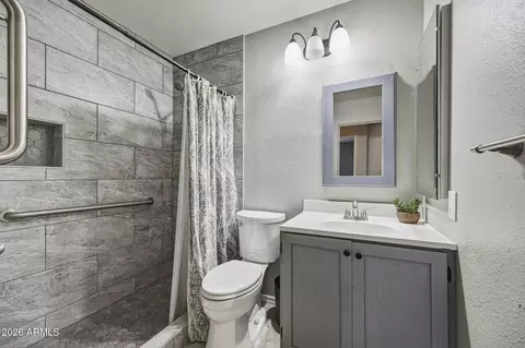 Bath - 10035 S 44th St, Phoenix, AZ 85044 photo 1 of 2