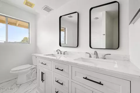 Bath - 343 E Broadmor Dr, Tempe, AZ 85282 photo 1 of 2