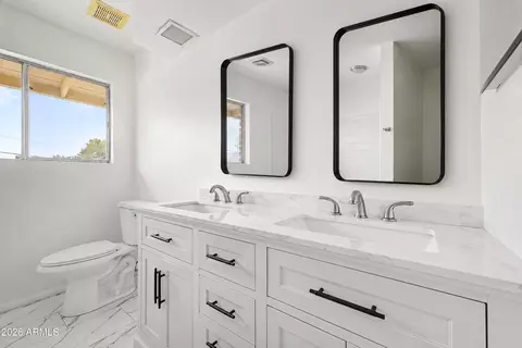 Bath - 343 E Broadmor Dr, Tempe, AZ 85282 photo 1 of 2