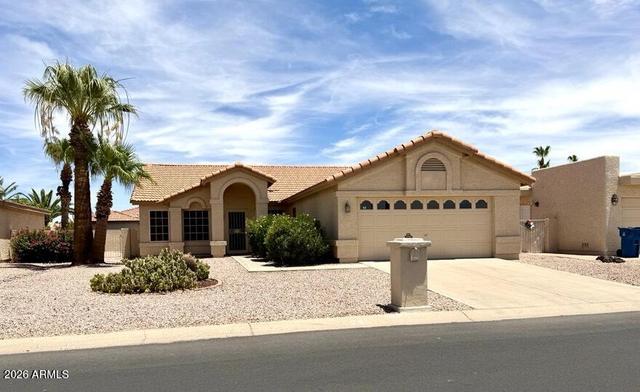26209 S Howard Dr, Sun Lakes, AZ 85248