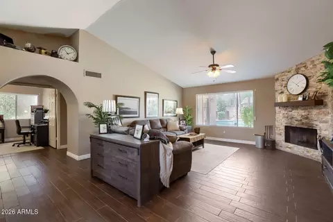 Living - 720 E Grandview Rd, Phoenix, AZ 85022 photo 1 of 1