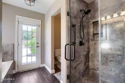 Bath - 720 E Grandview Rd, Phoenix, AZ 85022 photo 2 of 3