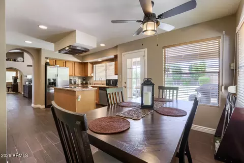 Dining - 720 E Grandview Rd, Phoenix, AZ 85022 photo 1 of 1