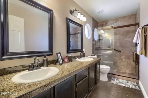 Bath - 720 E Grandview Rd, Phoenix, AZ 85022 photo 3 of 3