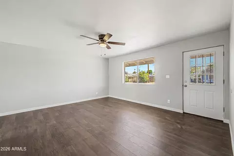 Living - 263 W Hunter St, Mesa, AZ 85201 photo 5 of 7
