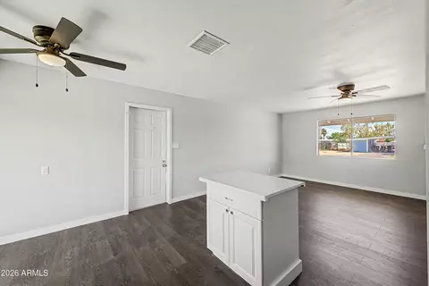 Living - 263 W Hunter St, Mesa, AZ 85201 photo 2 of 7