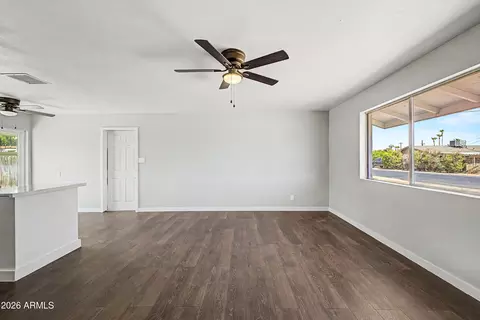 Living - 263 W Hunter St, Mesa, AZ 85201 photo 3 of 7