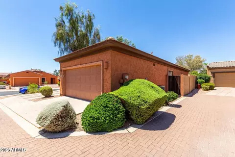 Exterior - 7039 S Golfside Ln, Phoenix, AZ 85042 photo 3 of 11