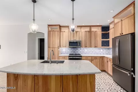 Kitchen - 7039 S Golfside Ln, Phoenix, AZ 85042 photo 2 of 3