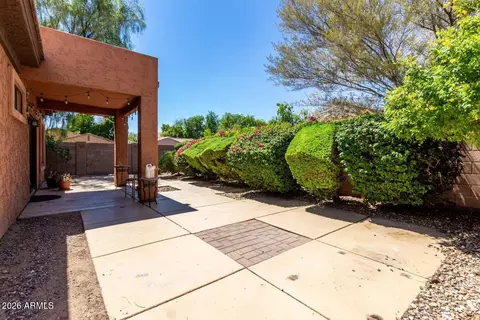 Exterior - 7039 S Golfside Ln, Phoenix, AZ 85042 photo 7 of 11