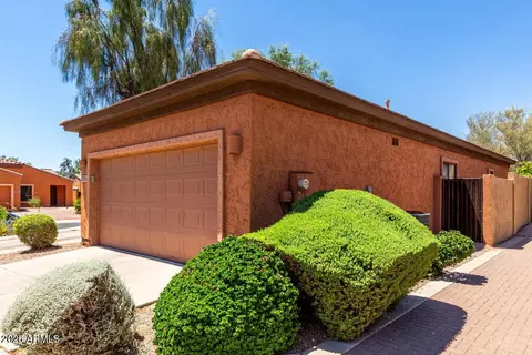 Exterior - 7039 S Golfside Ln, Phoenix, AZ 85042 photo 4 of 11