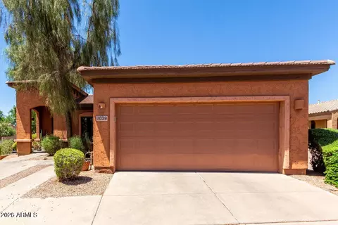 Exterior - 7039 S Golfside Ln, Phoenix, AZ 85042 photo 2 of 11