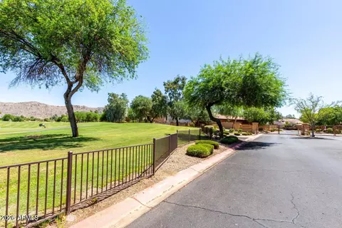Exterior - 7039 S Golfside Ln, Phoenix, AZ 85042 photo 8 of 11