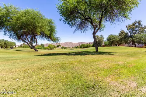 Exterior - 7039 S Golfside Ln, Phoenix, AZ 85042 photo 9 of 11