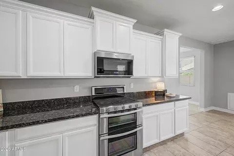 Kitchen - 9914 E Tungsten Dr, Mesa, AZ 85212 photo 2 of 2
