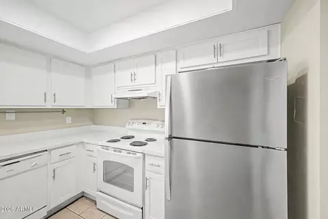 Kitchen - 6138 N 30th Ave, Phoenix, AZ 85017 photo 3 of 3