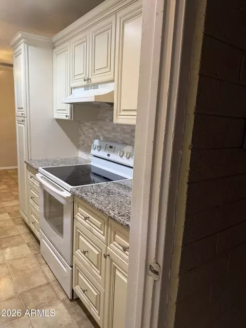 Kitchen - 6011 N 33rd Ave, Phoenix, AZ 85017 photo 2 of 2