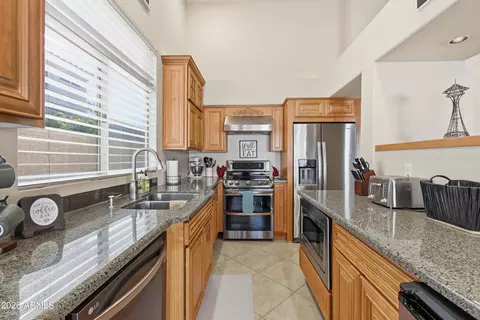 Kitchen - 4442 E Graythorn St, Phoenix, AZ 85044 photo 4 of 4