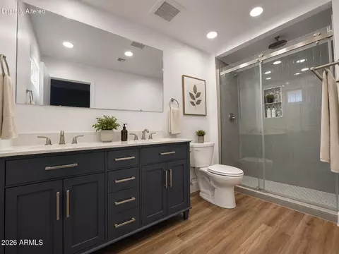 Bath - 2533 E Geneva Dr, Tempe, AZ 85282 photo 1 of 1