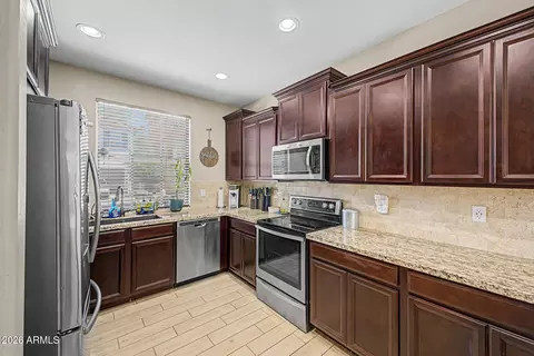 Kitchen - 4267 Erie St, Gilbert, AZ 85295 photo 2 of 3
