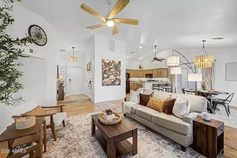 1109 W Wickieup Ln, Phoenix, AZ 85027