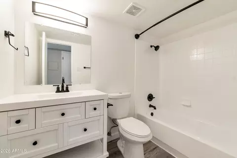 Bath - 2726 E Beck Ln, Phoenix, AZ 85032 photo 1 of 2