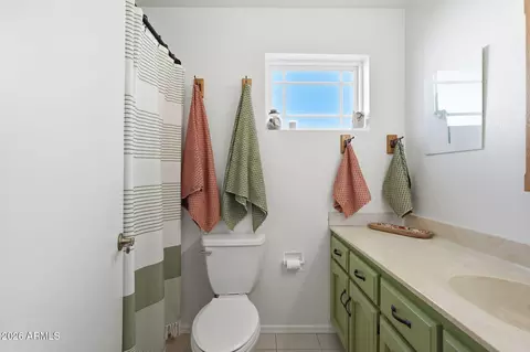 Bath - 1358 E Chilton Dr, Tempe, AZ 85283 photo 4 of 4