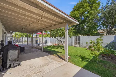 Exterior - 1358 E Chilton Dr, Tempe, AZ 85283 photo 5 of 8