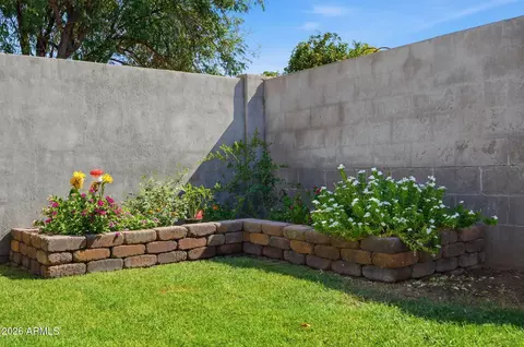 Exterior - 1358 E Chilton Dr, Tempe, AZ 85283 photo 7 of 8