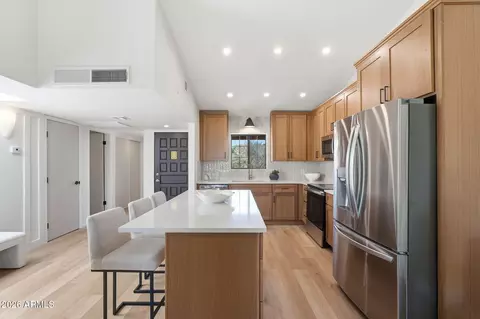 Kitchen - 8344 N 21st Dr #I211, Phoenix, AZ 85021 photo 3 of 6