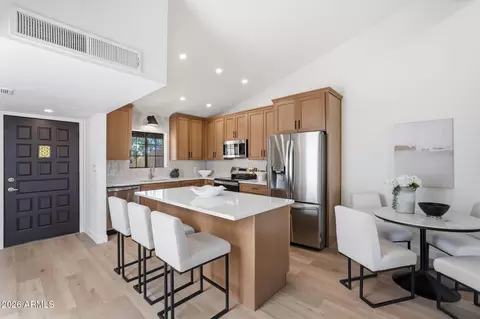 8344 N 21st Dr #I211, Phoenix, AZ 85021