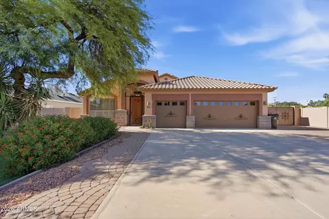 Exterior - 718 E Orangewood Ave, Phoenix, AZ 85020 photo 2 of 8