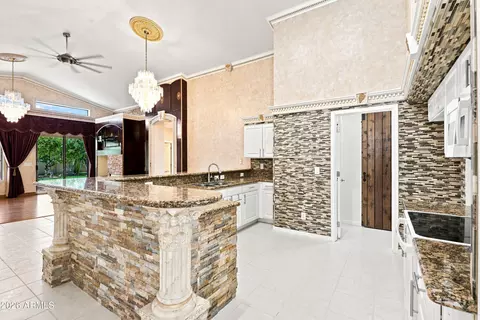 Kitchen - 718 E Orangewood Ave, Phoenix, AZ 85020 photo 1 of 6