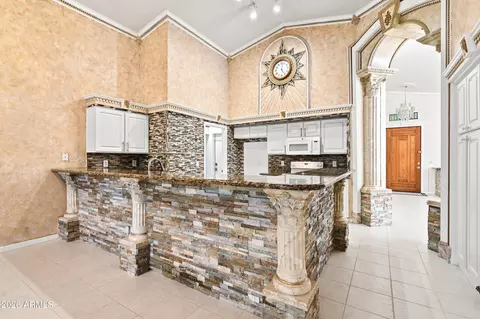 Kitchen - 718 E Orangewood Ave, Phoenix, AZ 85020 photo 6 of 6