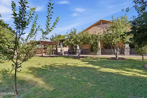 Exterior - 718 E Orangewood Ave, Phoenix, AZ 85020 photo 7 of 8