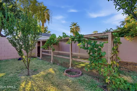 Exterior - 718 E Orangewood Ave, Phoenix, AZ 85020 photo 6 of 8